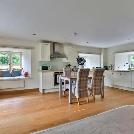 Finest Retreats - Victory Mill - One *