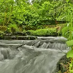 Finest Retreats - Victory Mill - One Daire *