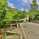 Daire Finest Retreats - Victory Mill - One *
