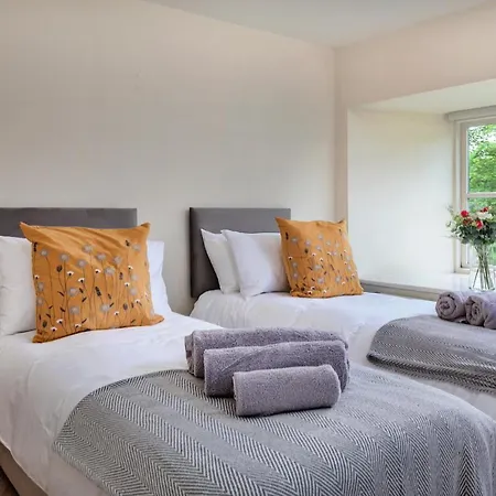 Daire Finest Retreats - Victory Mill - One
